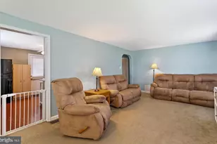 26 Green Ln, Aston, PA 19014 - Photo 8