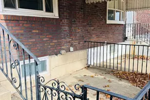 5226 Gramercy Dr, Clifton Heights, PA 19018 - Photo 2