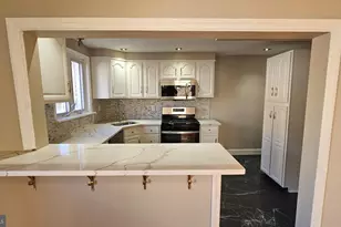 825 Laurel Rd, Lansdowne, PA 19050 - Photo 10