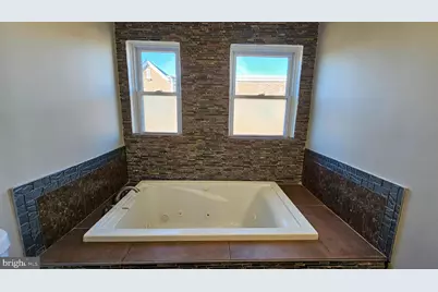 825 Laurel Road, Lansdowne, PA 19050 - Photo 24