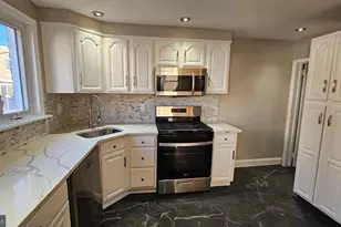 825 Laurel Rd, Lansdowne, PA 19050 - Photo 12