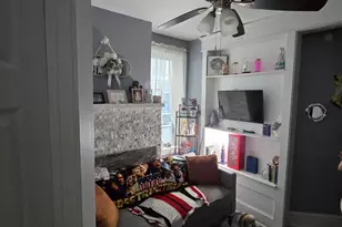 319 E 20th St, Chester, PA 19013 - Photo 10