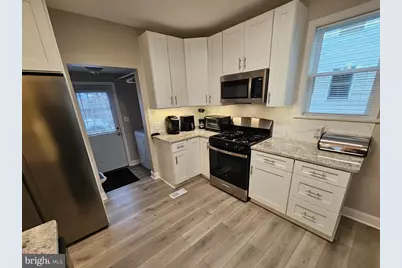 404 W Wayne Avenue, Wayne, PA 19087 - Photo 4