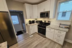 404 W Wayne Ave, Wayne, PA 19087 - Photo 4