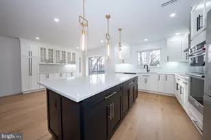 212 Aronimink Dr, Newtown Square, PA 19073 - Photo 2