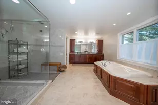 2236 E Deerfield Dr, Media, PA 19063 - Photo 40