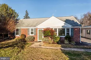 22 Longwood Dr, Wayne, PA 19087 - Photo 2