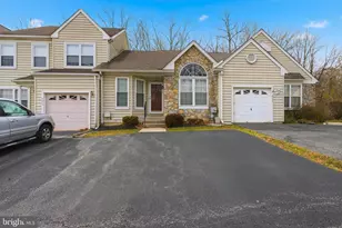 4335 Somerset Ln, Aston, PA 19014 - Photo 2