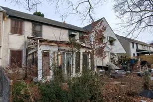 1233 Clover Ln, Chester, PA 19013 - Photo 4