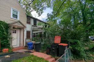 1233 Clover Ln, Chester, PA 19013 - Photo 14