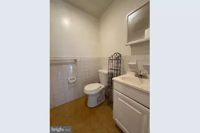 222 Long Lane #2F, Upper Darby, PA 19082 - Photo 8