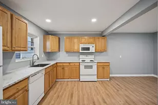 213 White Ave, Marcus Hook, PA 19061 - Photo 32