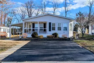 204 Horseshoe Dr, Garnet Valley, PA 19060 - Photo 2