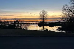 15 Riverwatch Ct, Essington, PA 19029 - Photo 2