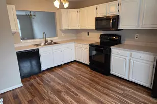 565 Applewood Ct, Aston, PA 19014 - Photo 8