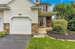 30 Steeplechase Cir, Aston, PA 19014 - Photo 2