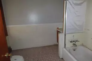 1118 Green St, Marcus Hook, PA 19061 - Photo 8