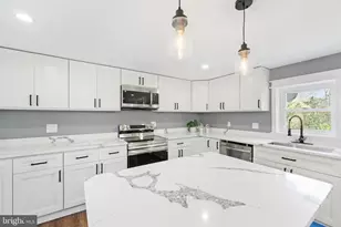 11 Helluva Hill Ln, Glen Mills, PA 19342 - Photo 2