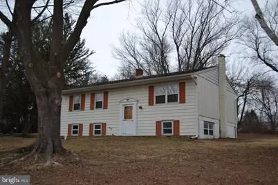 1625 Hillcrest Lane, Aston, PA 19014 - Photo 2