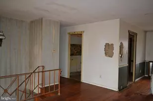 1625 Hillcrest Ln, Aston, PA 19014 - Photo 8