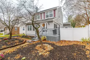 908 Amosland Rd, Prospect Park, PA 19076 - Photo 2