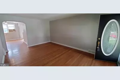 717 Surrey Lane, Glenolden, PA 19036 - Photo 4