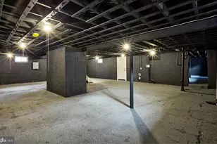 338 Sycamore Ave, Folsom, PA 19033 - Photo 32