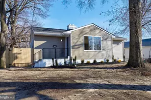 338 Sycamore Ave, Folsom, PA 19033 - Photo 2