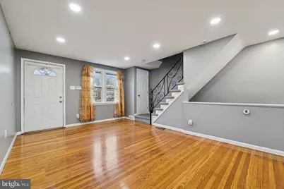 887 Taylor Drive, Folcroft, PA 19032 - Photo 2