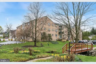 412 N Wayne Avenue #104, Wayne, PA 19087 - Photo 2