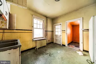 33 S Woodlawn Ave, Aldan, PA 19018 - Photo 8