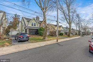 637 Country Club Ln, Havertown, PA 19083 - Photo 2