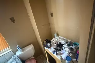 610 W 8th St, Chester, PA 19013 - Photo 12