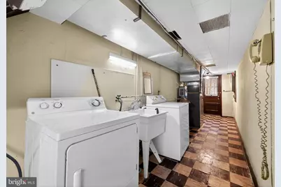 2237 S Harwood Avenue, Upper Darby, PA 19082 - Photo 24