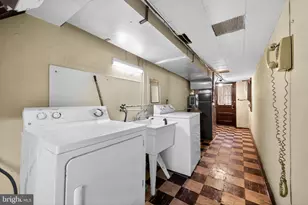 2237 S Harwood Ave, Upper Darby, PA 19082 - Photo 24