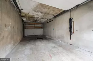 2237 S Harwood Ave, Upper Darby, PA 19082 - Photo 26