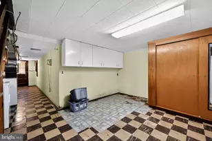 2237 S Harwood Ave, Upper Darby, PA 19082 - Photo 22