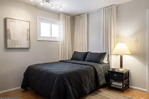 2112 N Lee Ln, Aston, PA 19014 - Photo 6