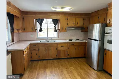 2112 N Lee Lane, Aston, PA 19014 - Photo 2