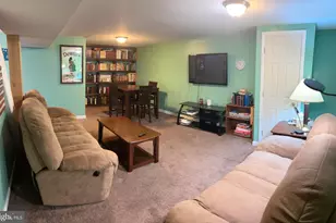 2112 N Lee Ln, Aston, PA 19014 - Photo 12