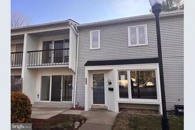 215 E Chelsea Circle, Newtown Square, PA 19073 - Photo 2