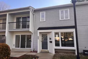 215 E Chelsea Cir, Newtown Square, PA 19073 - Photo 2