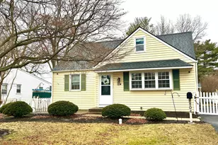 104 Schoolhouse Ln, Brookhaven, PA 19015 - Photo 1