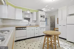 1121 Chester Pike, Crum Lynne, PA 19022 - Photo 8