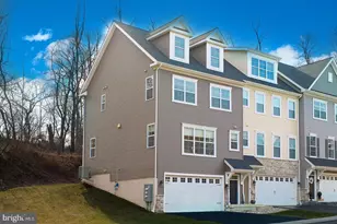 404 Rock Run Cir, Broomall, PA 19008 - Photo 2