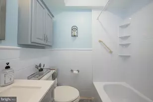 614 Crescent Dr, Glenolden, PA 19036 - Photo 22