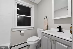 230 Houston St, Chester, PA 19013 - Photo 8