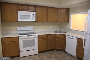 4302 Fox Pointe Ct, Glen Mills, PA 19342 - Photo 4