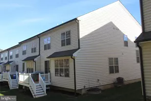 4 Stonehaven Cir, Glen Mills, PA 19342 - Photo 2