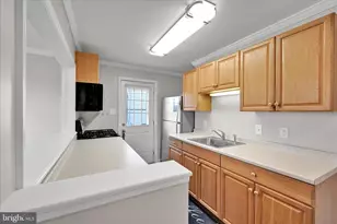 204 Ridley Ave, Folsom, PA 19033 - Photo 8